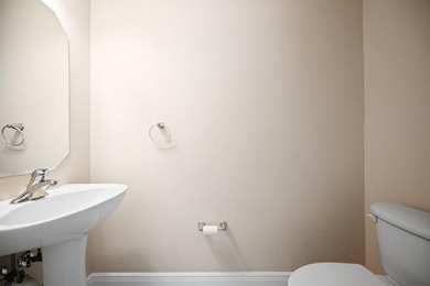 Beautiful, freshly painted two-story corner-unit townhouse - photo 7