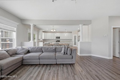 Move right into this beautiful 4-bedroom, 2.5 bath home nestled - photo 14