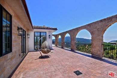 Welcome to the Luxury Malibu Crown Vineyard Estate, brand new - photo 1