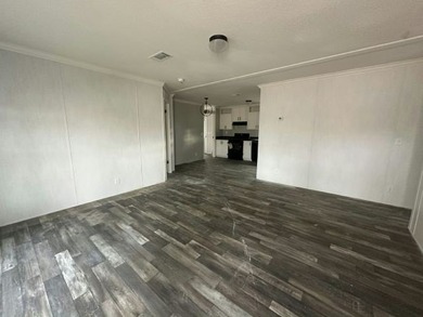 Your everyday escape starts here! Own this spacious 3 bed/2 bath - photo 2