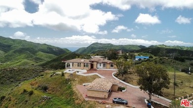 Welcome to the Luxury Malibu Crown Vineyard Estate, brand new - photo 4