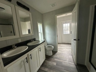 Your everyday escape starts here! Own this spacious 3 bed/2 bath - photo 5
