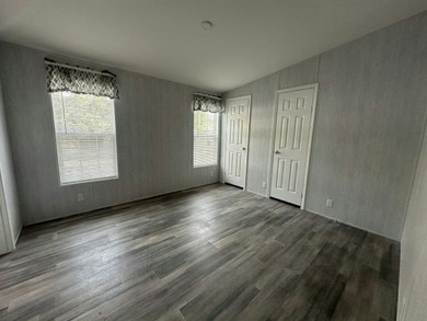Your everyday escape starts here! Own this spacious 2 bed/2 bath - photo 4