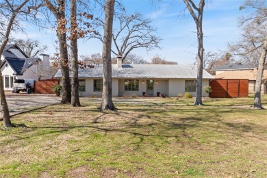 Lake Home For Sale in Trinidad, Texas