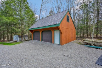 LAKEFRONT LOG HOME with 500+ feet of shoreline on 2.25 acres, NO - photo 9