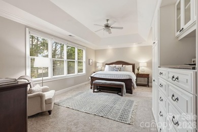 Perfectly positioned on a large, private, beautifully landscaped - photo 21