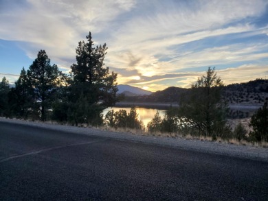 Lake Lot For Sale in Weed, California