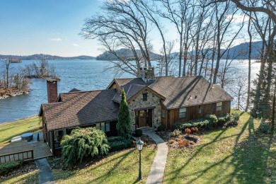 INCREDIBLE WATERFRONT OPPORTUNITY - Lake Home For Sale in Danbury, Connecticut