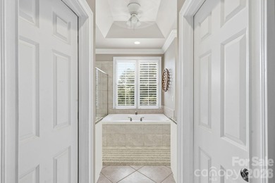 Perfectly positioned on a large, private, beautifully landscaped - photo 24