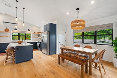 Set in the heart of Hanalei, this contemporary 3-bedroom, 2 - photo 4