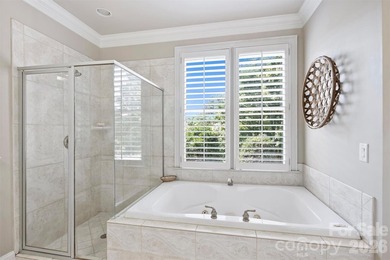 Perfectly positioned on a large, private, beautifully landscaped - photo 25