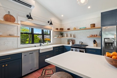 Set in the heart of Hanalei, this contemporary 3-bedroom, 2 - photo 8