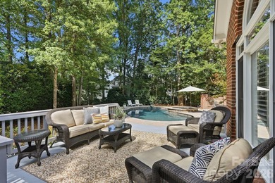 Perfectly positioned on a large, private, beautifully landscaped - photo 38