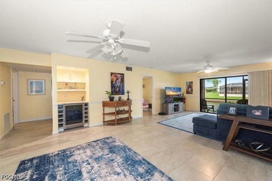 Welcome to your slice of SW paradise, this beautifully updated - photo 9