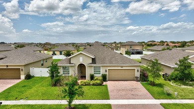 Welcome to this charming 4 bed, 3 full bath, 2 car garage home - photo 40