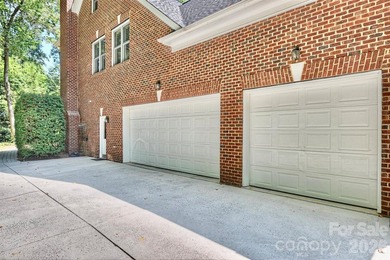 Perfectly positioned on a large, private, beautifully landscaped - photo 44