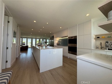 Modern luxury blends with Mid-Century in Weatherly Bay with a 25 - photo 4