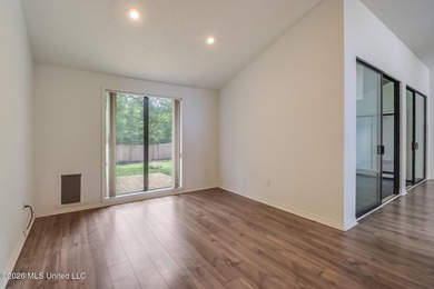 Adorable home in Diamondhead featuring stainless steel - photo 15