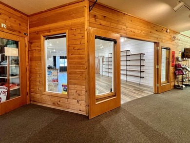 A low-cost entry into retail real estate in a proven tourist - photo 18