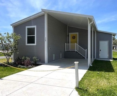 Lake Eustis Home For Sale in Tavares Florida