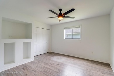 Adorable home in Diamondhead featuring stainless steel - photo 22