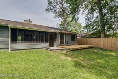 Adorable home in Diamondhead featuring stainless steel - photo 30