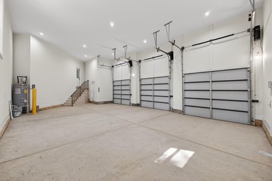 Beautiful brand-new 4 bedroom, 3.5 bath home located in the - photo 36