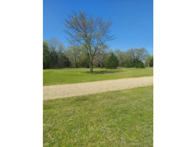 This is a beautiful property. House is in great condition and - photo 8