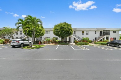 Huntington Lakes Condo Sale Pending in Delray Beach Florida