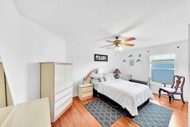 Spacious and well-designed 4-bedroom, 3-bath home with a 3-car - photo 26