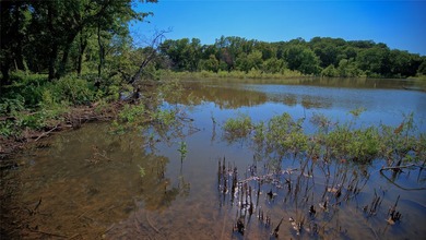Waterfront acreage located on the west side of Lake Nocona and - photo 6