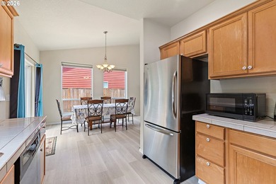 Welcome home to this beautifully maintained 3-bedroom, 2.5-bath - photo 11