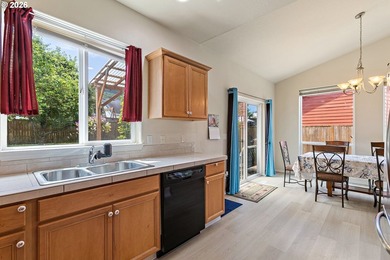 Welcome home to this beautifully maintained 3-bedroom, 2.5-bath - photo 12