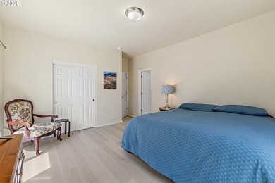 Welcome home to this beautifully maintained 3-bedroom, 2.5-bath - photo 15