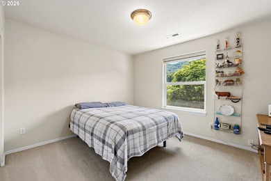 Welcome home to this beautifully maintained 3-bedroom, 2.5-bath - photo 20