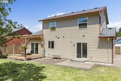Welcome home to this beautifully maintained 3-bedroom, 2.5-bath - photo 28