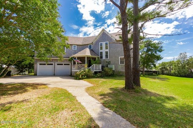 A rare opportunity to own a distinguished waterfront estate on - photo 3