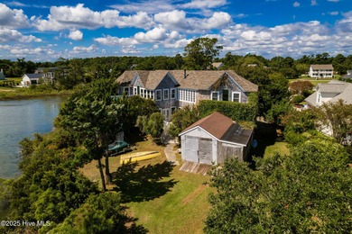A rare opportunity to own a distinguished waterfront estate on - photo 6