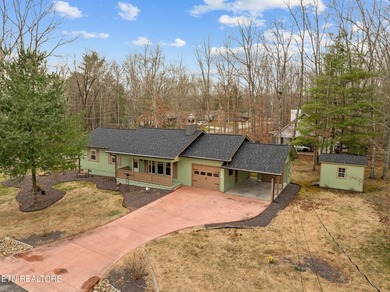 Saint George Lake Home For Sale in Crossville Tennessee