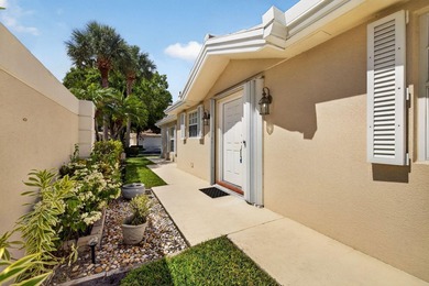 Light and bright 2BR/2BA/1CG home in desirable Palm City. This 1 - photo 4