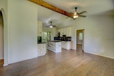 Welcome to this charming 3 bedroom, 2 bath home featuring custom - photo 5