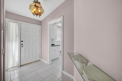 Light and bright 2BR/2BA/1CG home in desirable Palm City. This 1 - photo 5