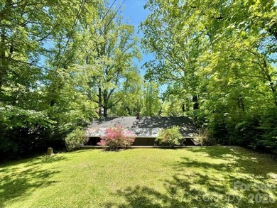 This charming home is in a prime location with no HOA fees and - photo 11