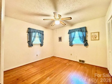This charming home is in a prime location with no HOA fees and - photo 14