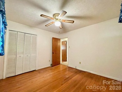 This charming home is in a prime location with no HOA fees and - photo 15