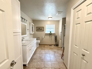 Welcome to easy living in one of Houston's most desirable - photo 22