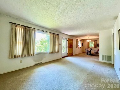 This charming home is in a prime location with no HOA fees and - photo 23