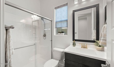 Beautifully upgraded Blandford home offering 3 BRs and 3 full - photo 25