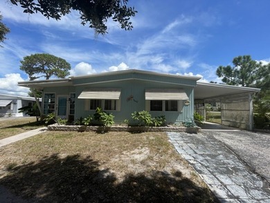 Lake Eustis Home For Sale in Grand Island Florida