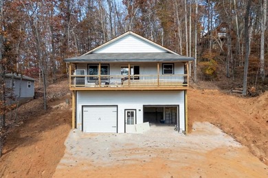 Lake Home For Sale in Westminster, South Carolina